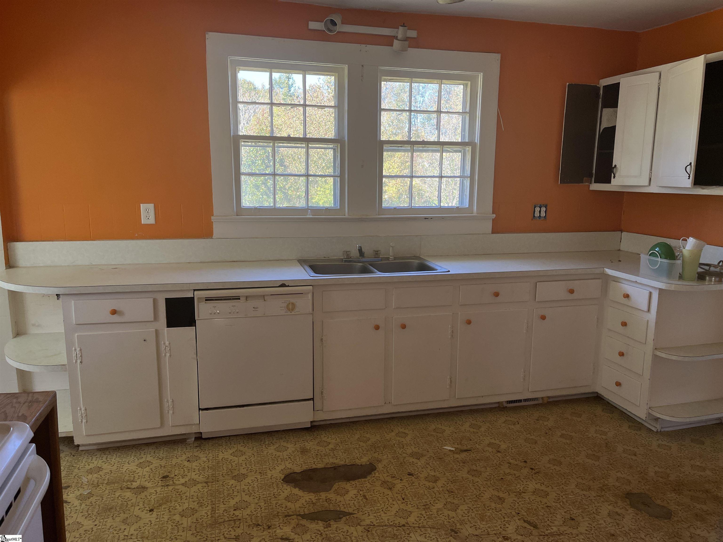 381 Burnett Duncan Road Greer, SC 29651 - Photo 7 of 21 Gallery Image 7