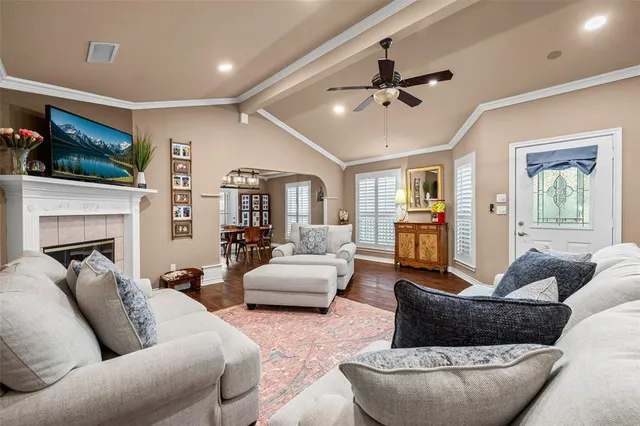 $325,000 | 1208 Henard Lane, Granbury, TX 76048