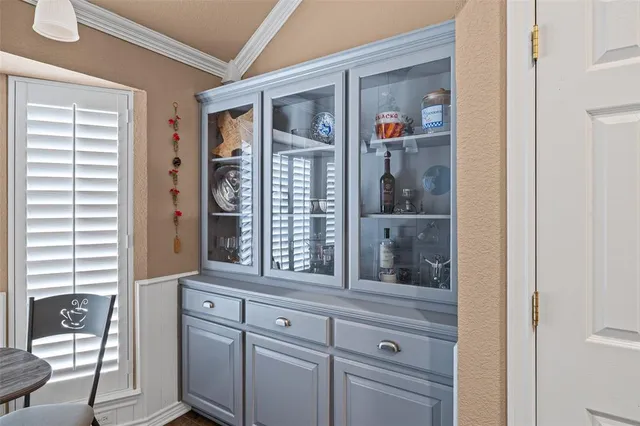 $325,000 | 1208 Henard Lane, Granbury, TX 76048