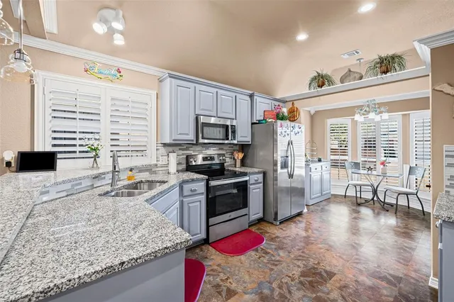 $325,000 | 1208 Henard Lane, Granbury, TX 76048