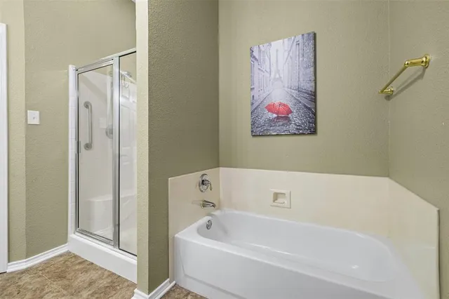 $325,000 | 1208 Henard Lane, Granbury, TX 76048