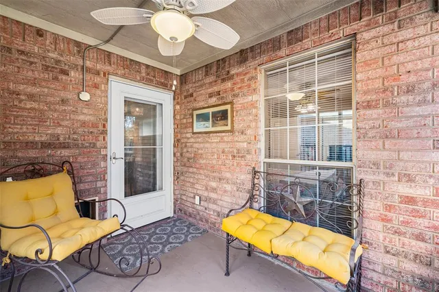 $325,000 | 1208 Henard Lane, Granbury, TX 76048