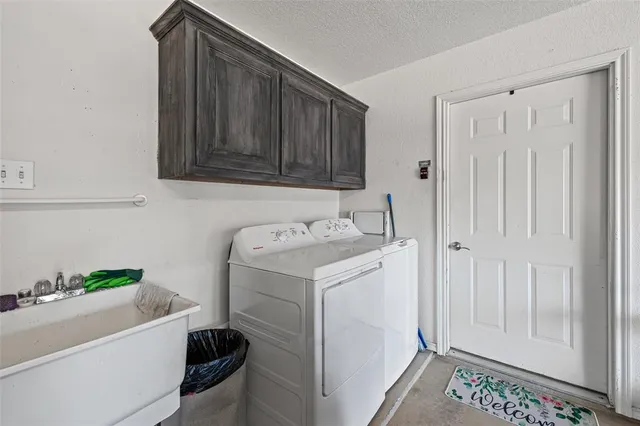 $325,000 | 1208 Henard Lane, Granbury, TX 76048