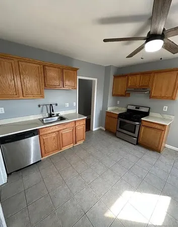 $2,025 | 1018 Hancock Avenue, Unit 3, Bridgeport, CT 06605