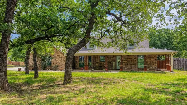 $779,900 | 115 Deerfield Road, Paradise, TX 76073