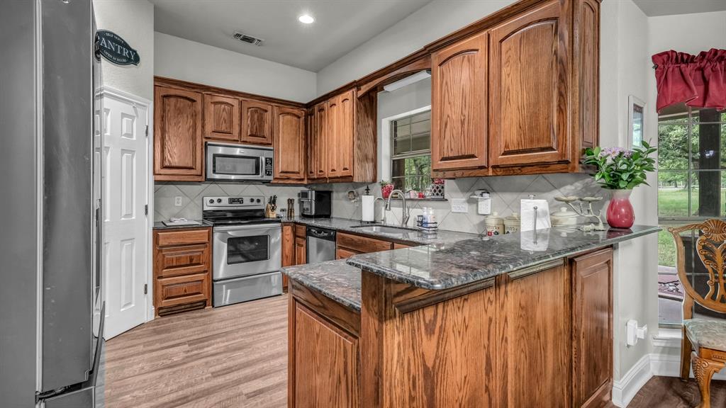 115 Deerfield Road Paradise, TX 76073 - Photo 12 of 39
