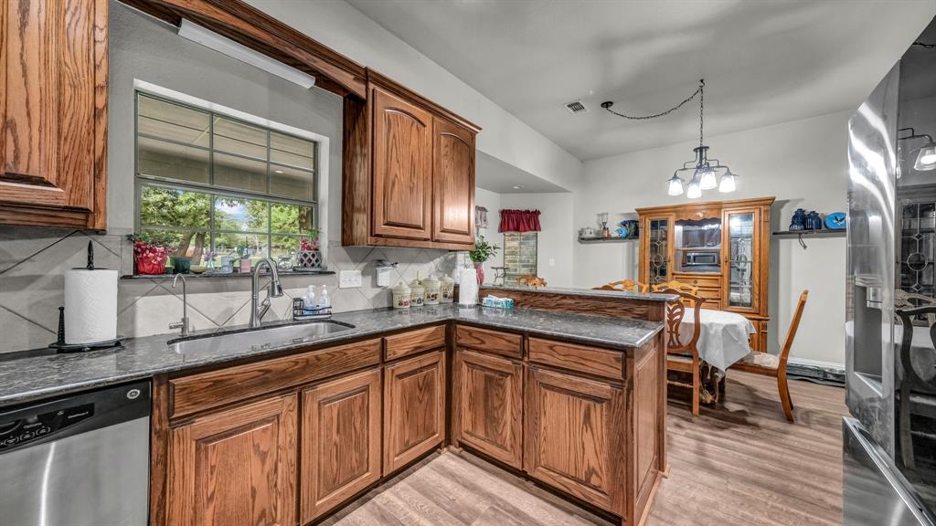 115 Deerfield Road Paradise, TX 76073 - Photo 14 of 39