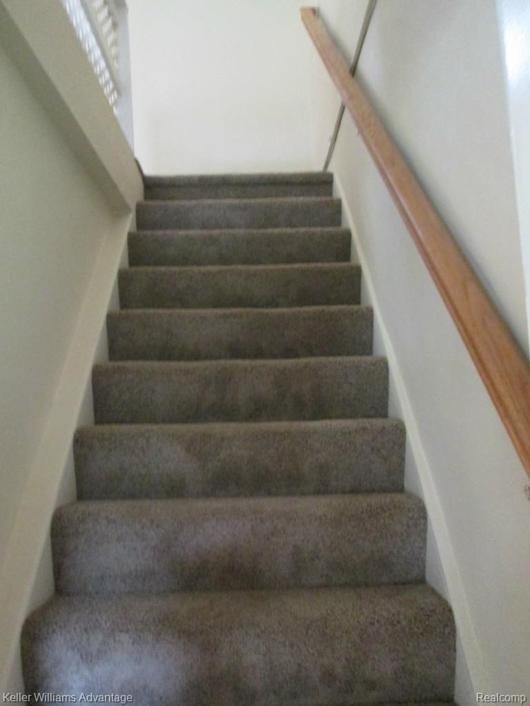 33719 West 9 Mile Road Farmington, MI 48335 - Photo 17 of 20 IMG_0545.jpg