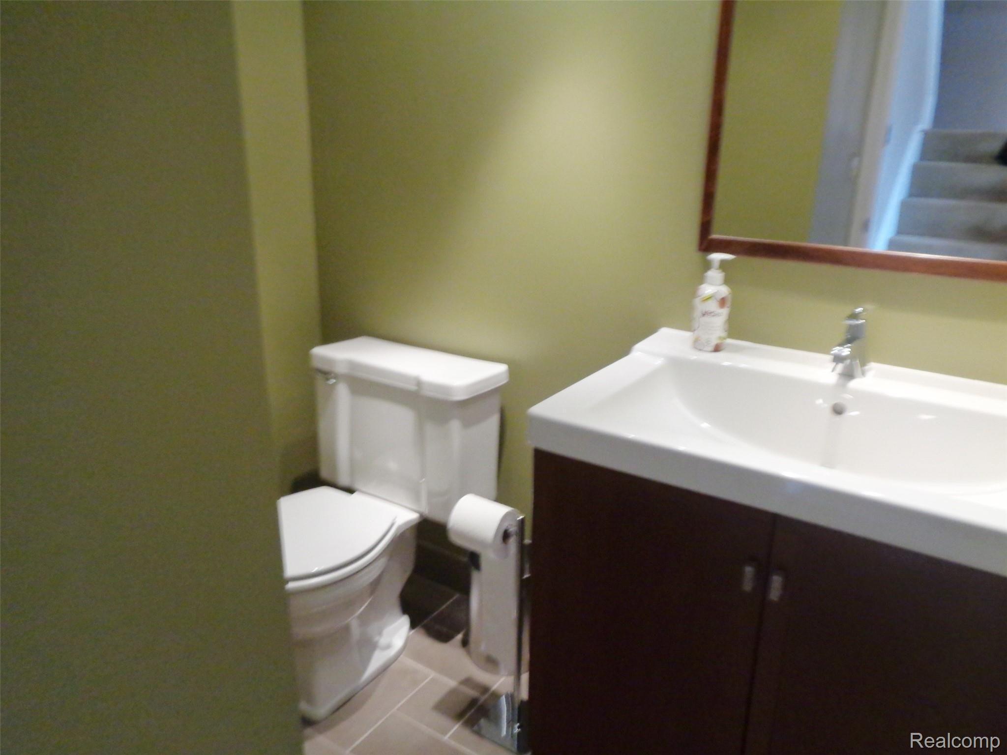 31213 Hoover Road Warren, MI 48093 - Photo 12 of 14 31213 Hoover_12.JPG