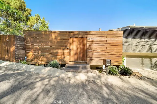 $1,650,000 | 2522 Zorada Drive, Los Angeles, CA 90046