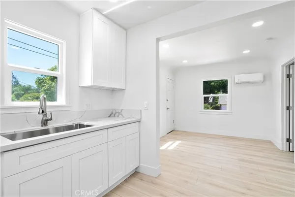 $2,150 | 2240 6th Street, Unit BACK HOUSE, La Verne, CA 91750