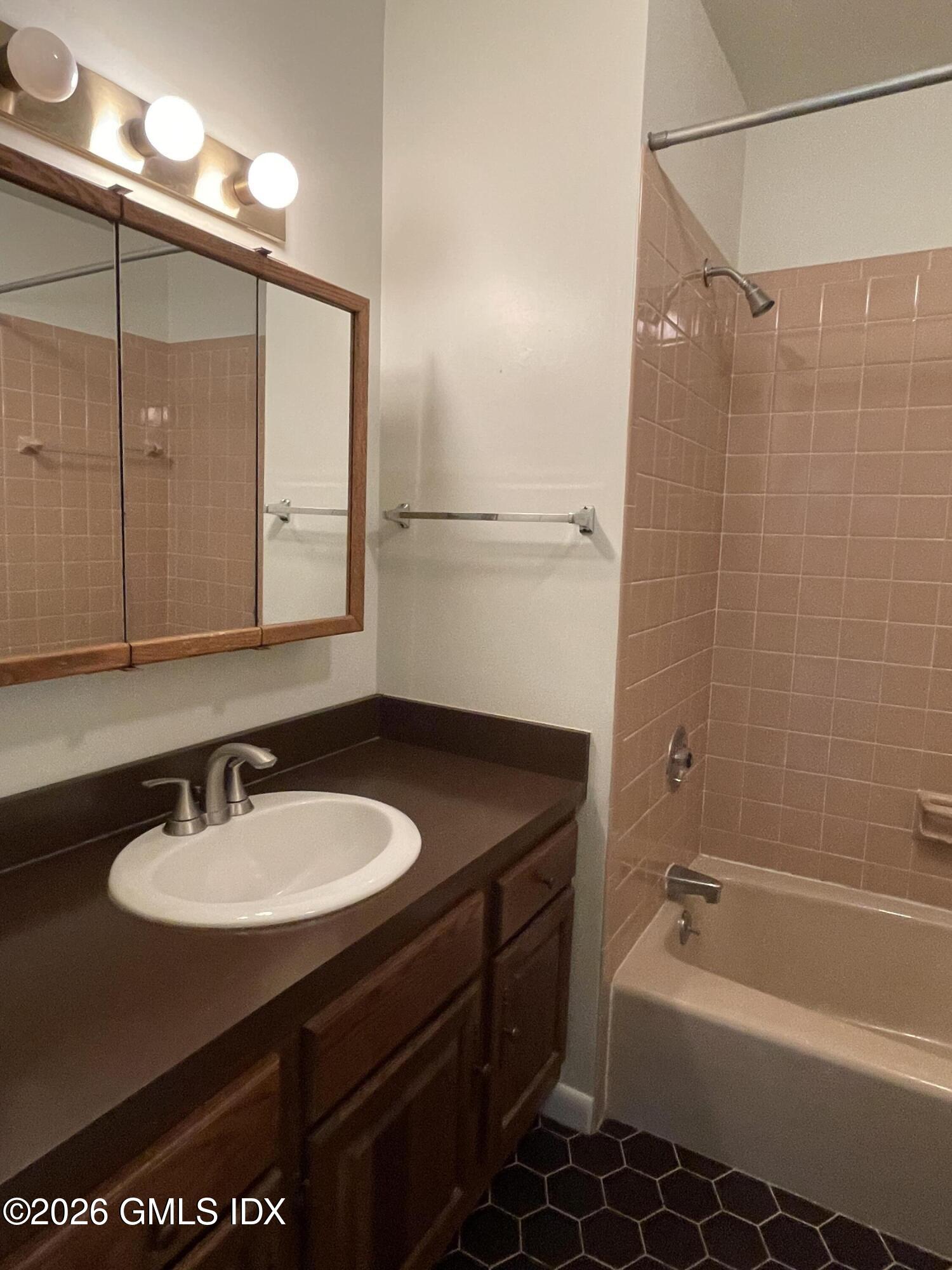 21 Windsor Lane Cos Cob, CT 06807 - Photo 14 of 24 Hall bath