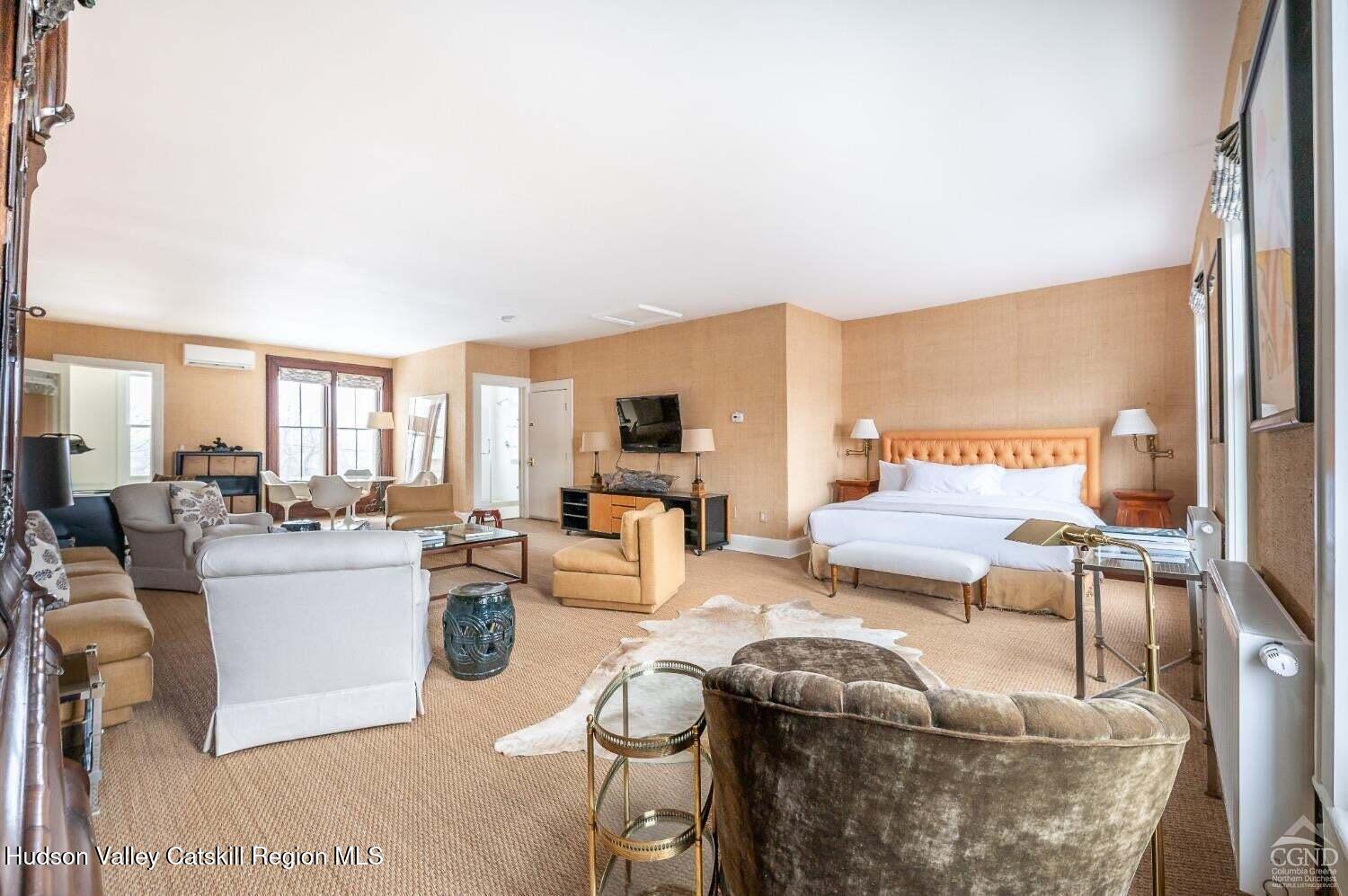 613 Warren Street, Unit 2 Hudson, NY 12534 - Photo 2 of 9 613 - Apt 2