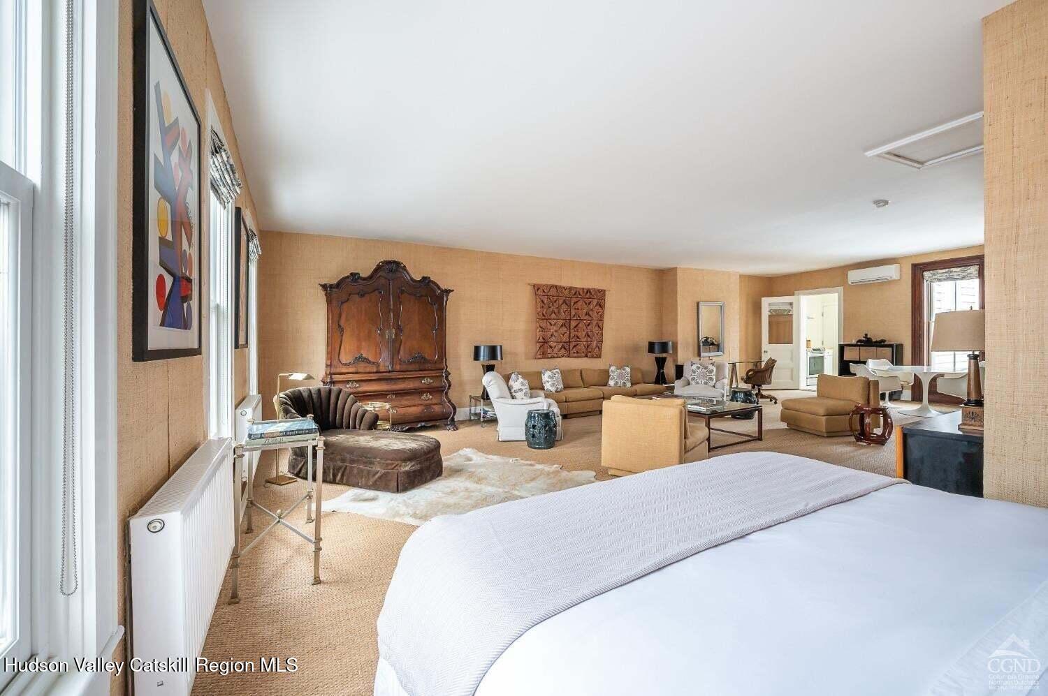 613 Warren Street, Unit 2 Hudson, NY 12534 - Photo 5 of 9 613 - Apt 2-2