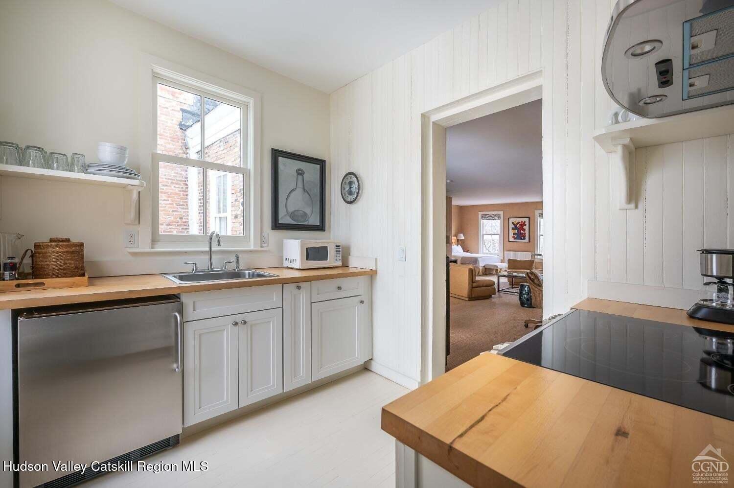 613 Warren Street, Unit 2 Hudson, NY 12534 - Photo 6 of 9 613 - 2 - Kitc