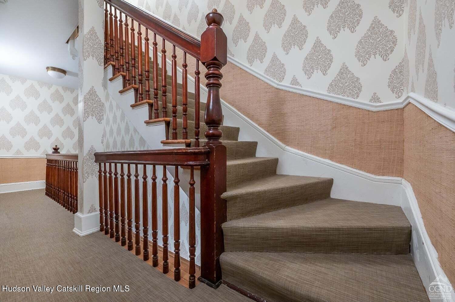 613 Warren Street, Unit 2 Hudson, NY 12534 - Photo 9 of 9 613 - Stair