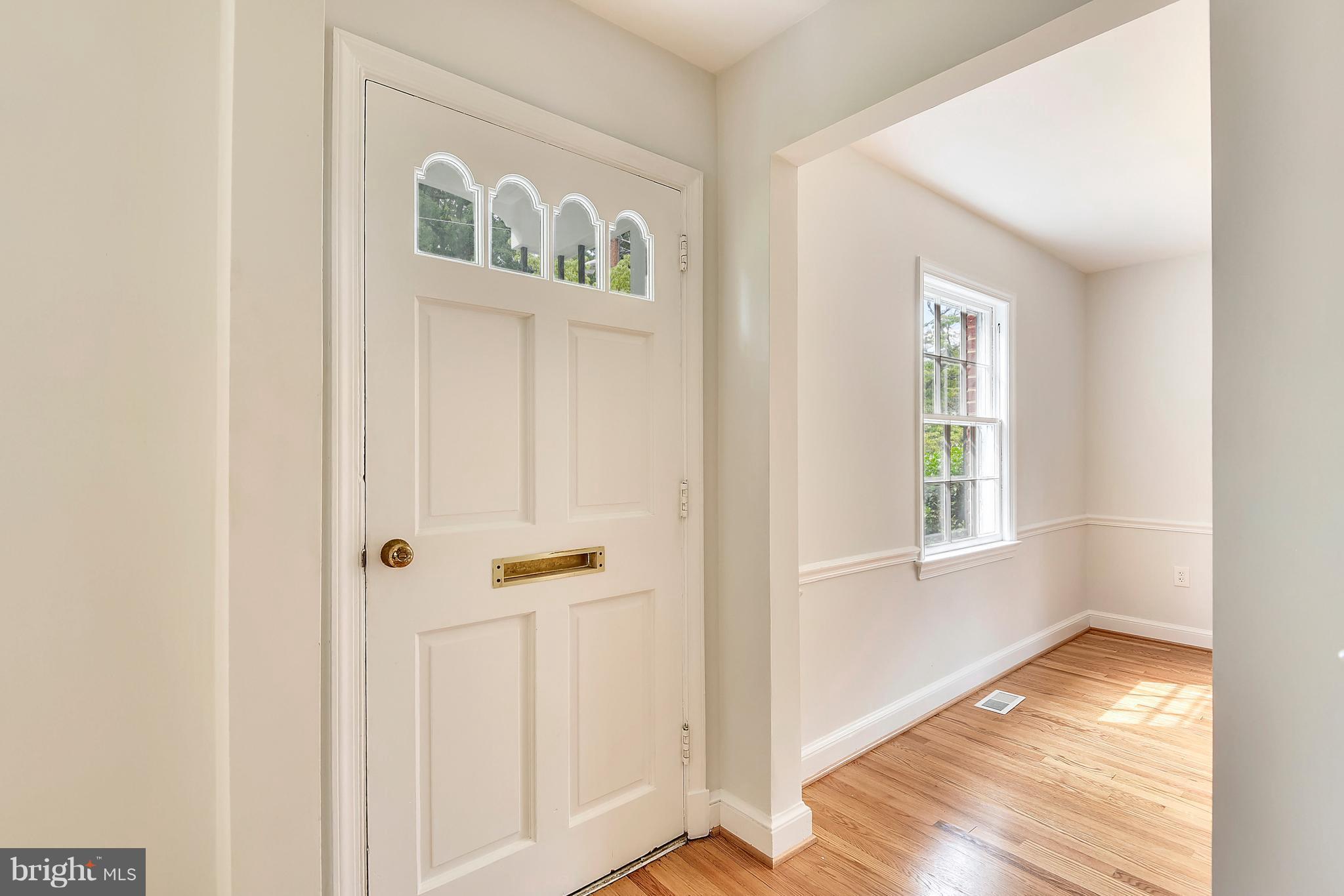 9619 Sutherland Road Silver Spring, MD 20901 - Photo 2 of 29 Interior (General)