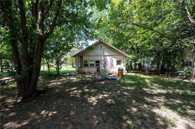 $14,000 | 514 5th Street, Fredonia, KS 66736