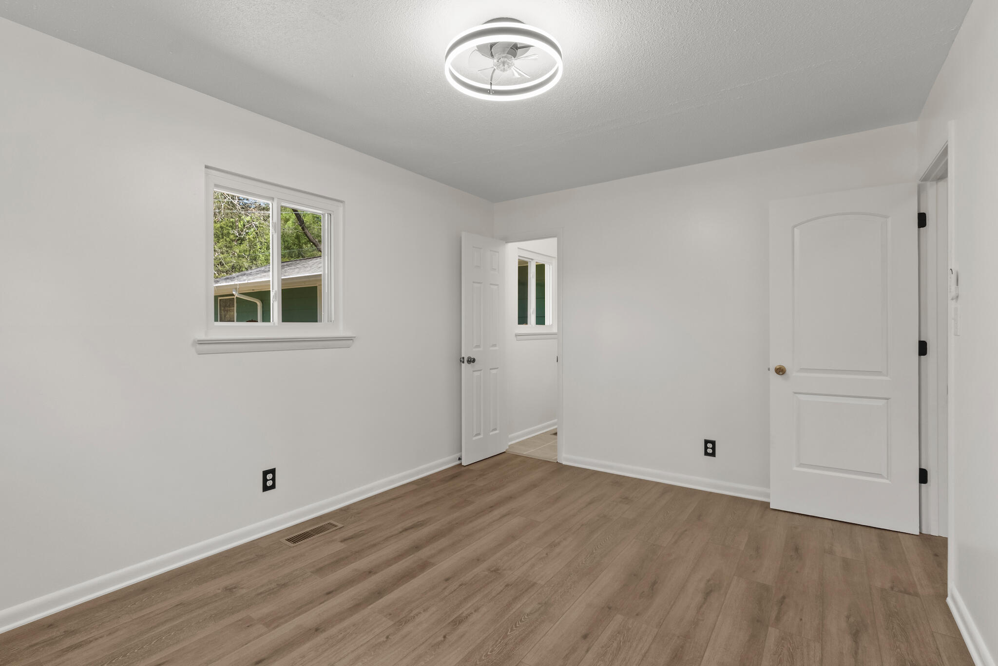 4323 Norcross Road Hixson, TN 37343 - Photo 17 of 37 4323 Norcross Rd 32