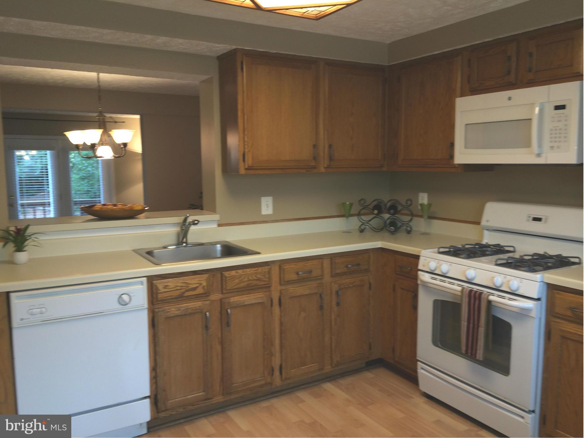 1494 Autumn Ridge Circle Reston, VA 20194 - Photo 22 of 24 Kitchen