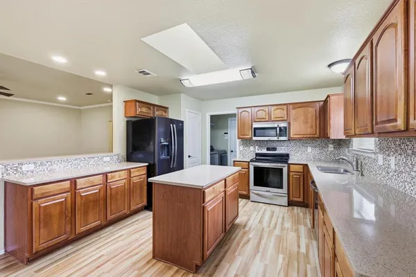 $355,000 | 6421 Peak View Court, Midlothian, TX 76065