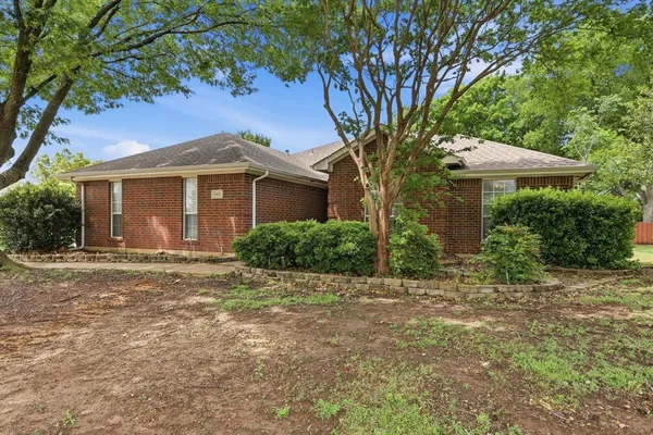 $355,000 | 6421 Peak View Court, Midlothian, TX 76065