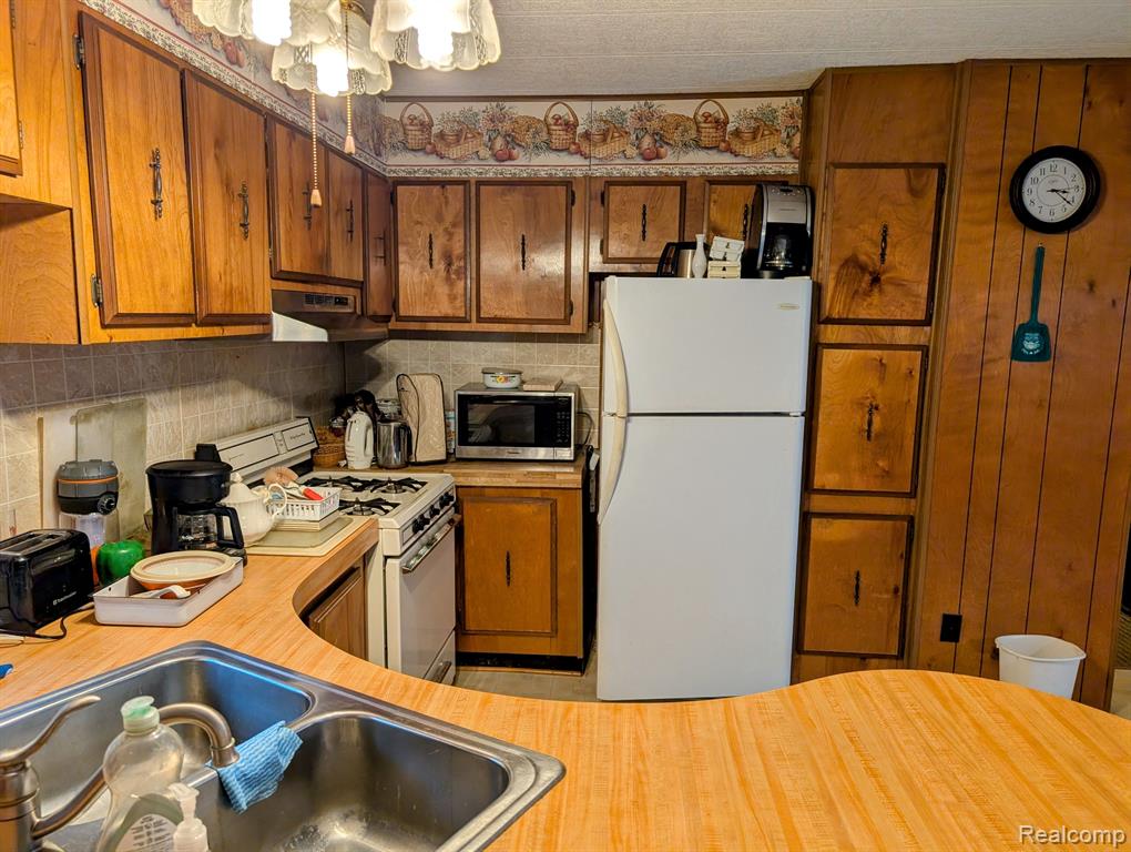 6669 Welch Road Port Austin, MI 48467 - Photo 3 of 27