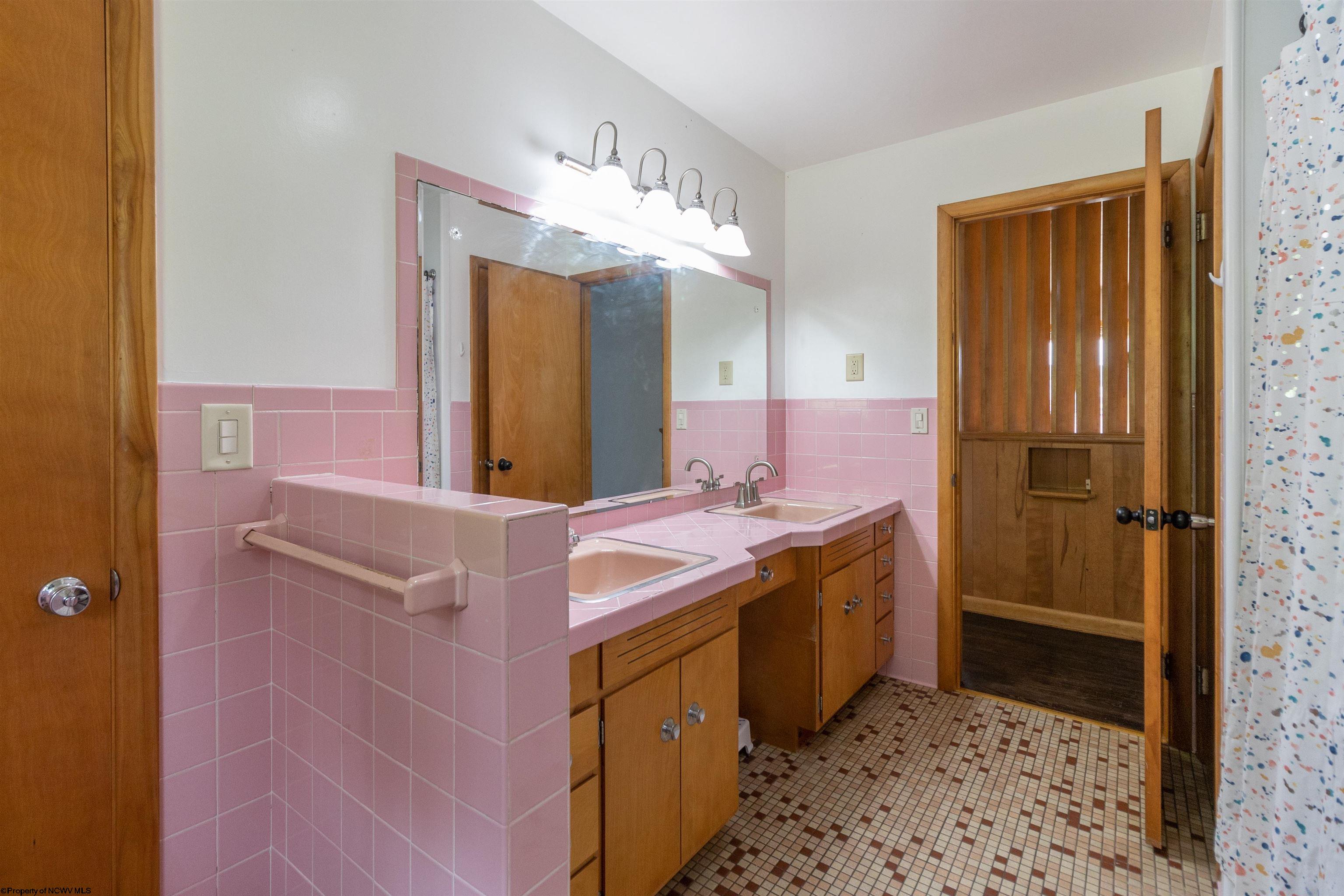 203 Emerson Road Clarksburg, WV 26301 - Photo 18 of 34 Gallery Image 18