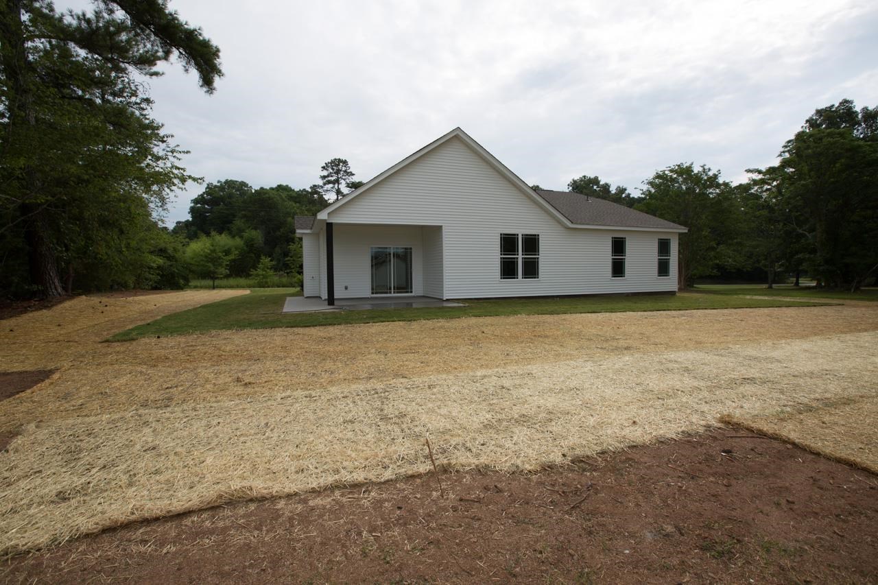 1245 Goodjoin Road Campobello, SC 29322 - Photo 3 of 23