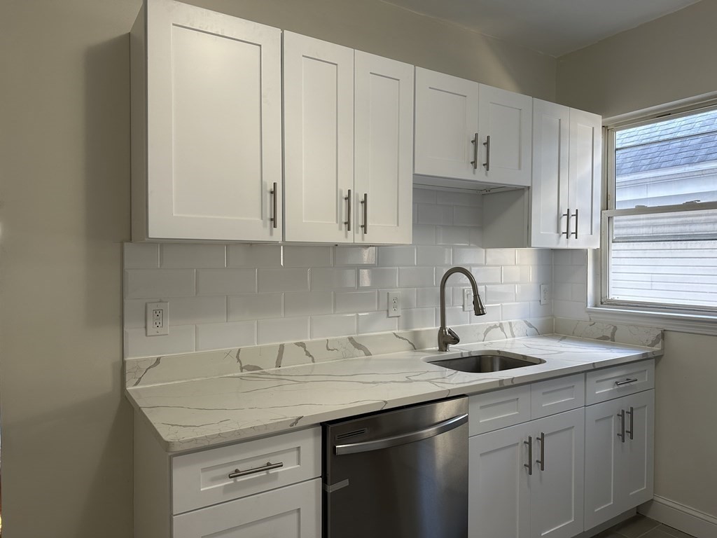86 Topliff Street Boston, MA 02122 - Photo 8 of 26 Gallery Image 8