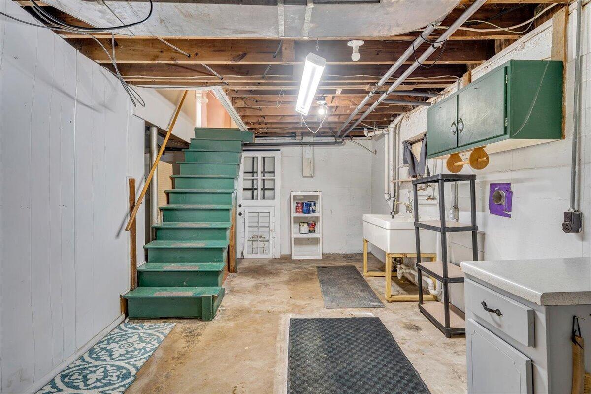910 Brandon Avenue Southwest Roanoke, VA 24015 - Photo 26 of 50 a view of entryway with a window