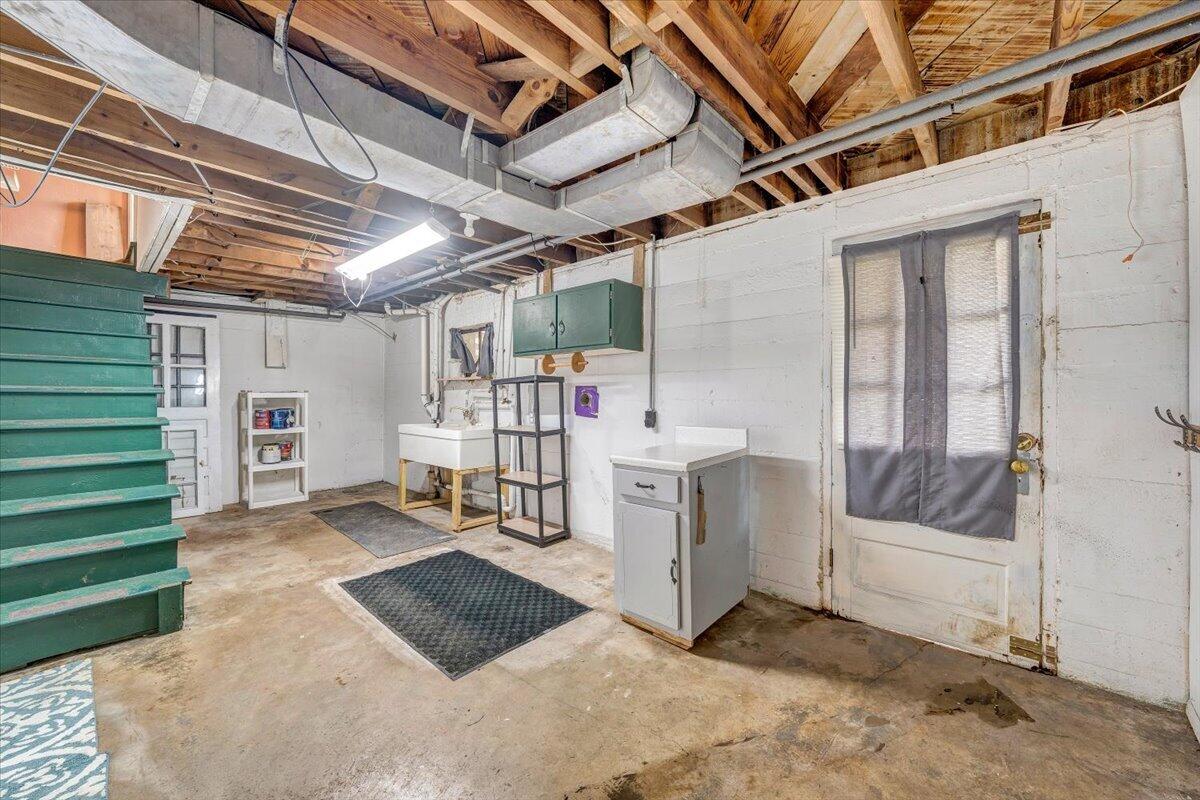 910 Brandon Avenue Southwest Roanoke, VA 24015 - Photo 28 of 50