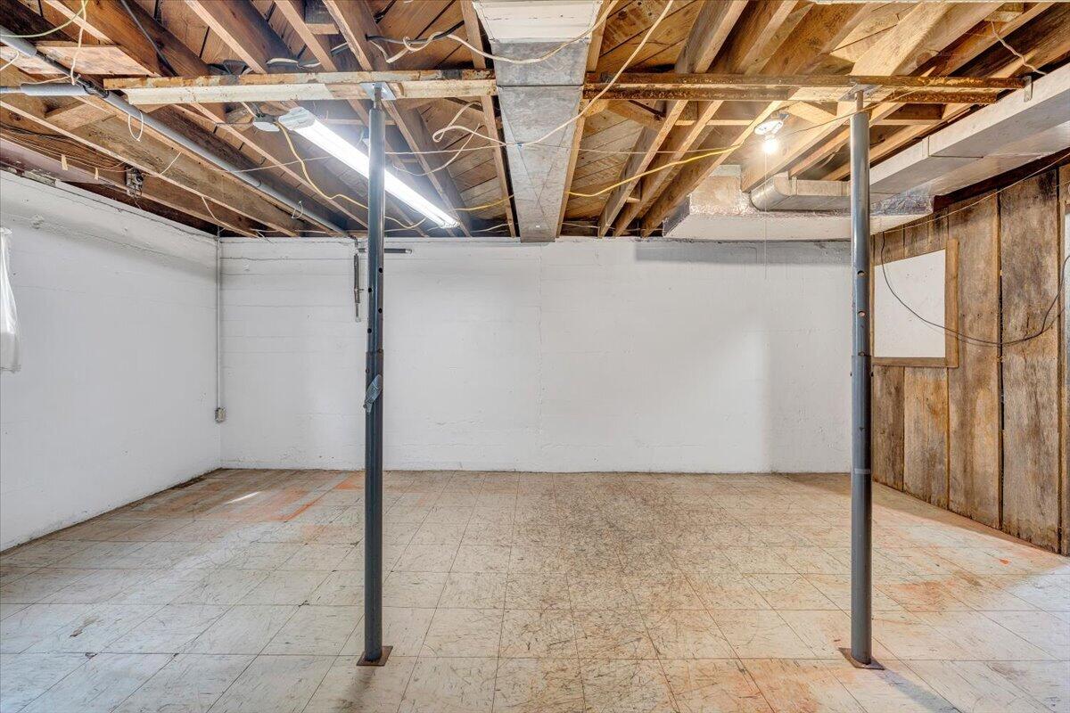 910 Brandon Avenue Southwest Roanoke, VA 24015 - Photo 29 of 50 a view of utility room