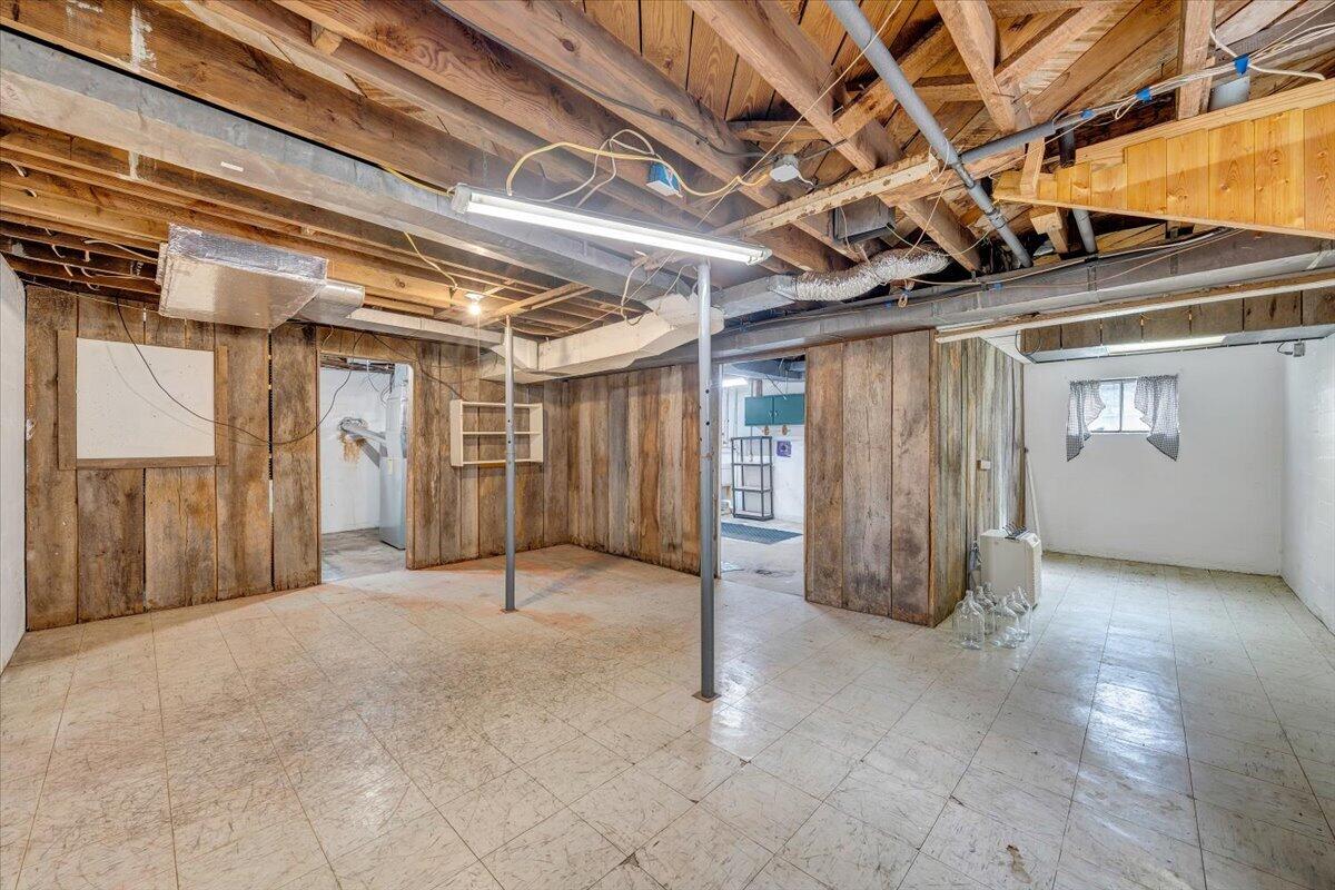 910 Brandon Avenue Southwest Roanoke, VA 24015 - Photo 32 of 50 a view of an empty room