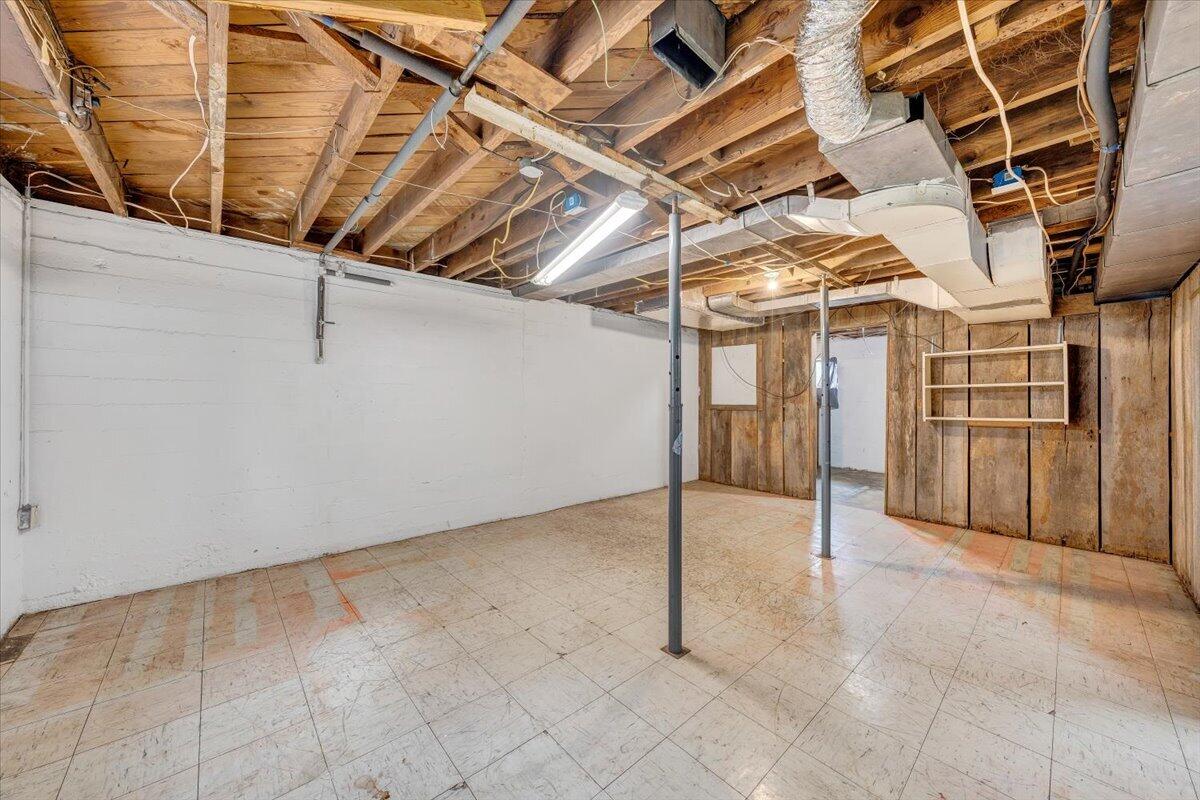 910 Brandon Avenue Southwest Roanoke, VA 24015 - Photo 33 of 50 a view of an empty room