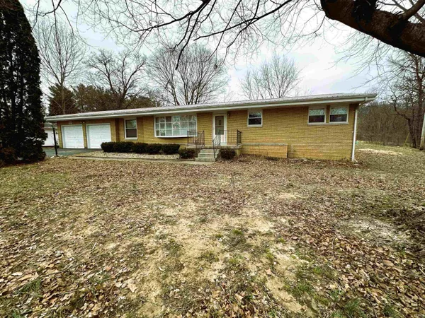 $324,999 | 633 South Washington Street, Bloomfield, IN 47424