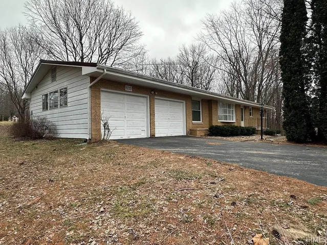 $346,900 | 633 South Washington Street, Bloomfield, IN 47424