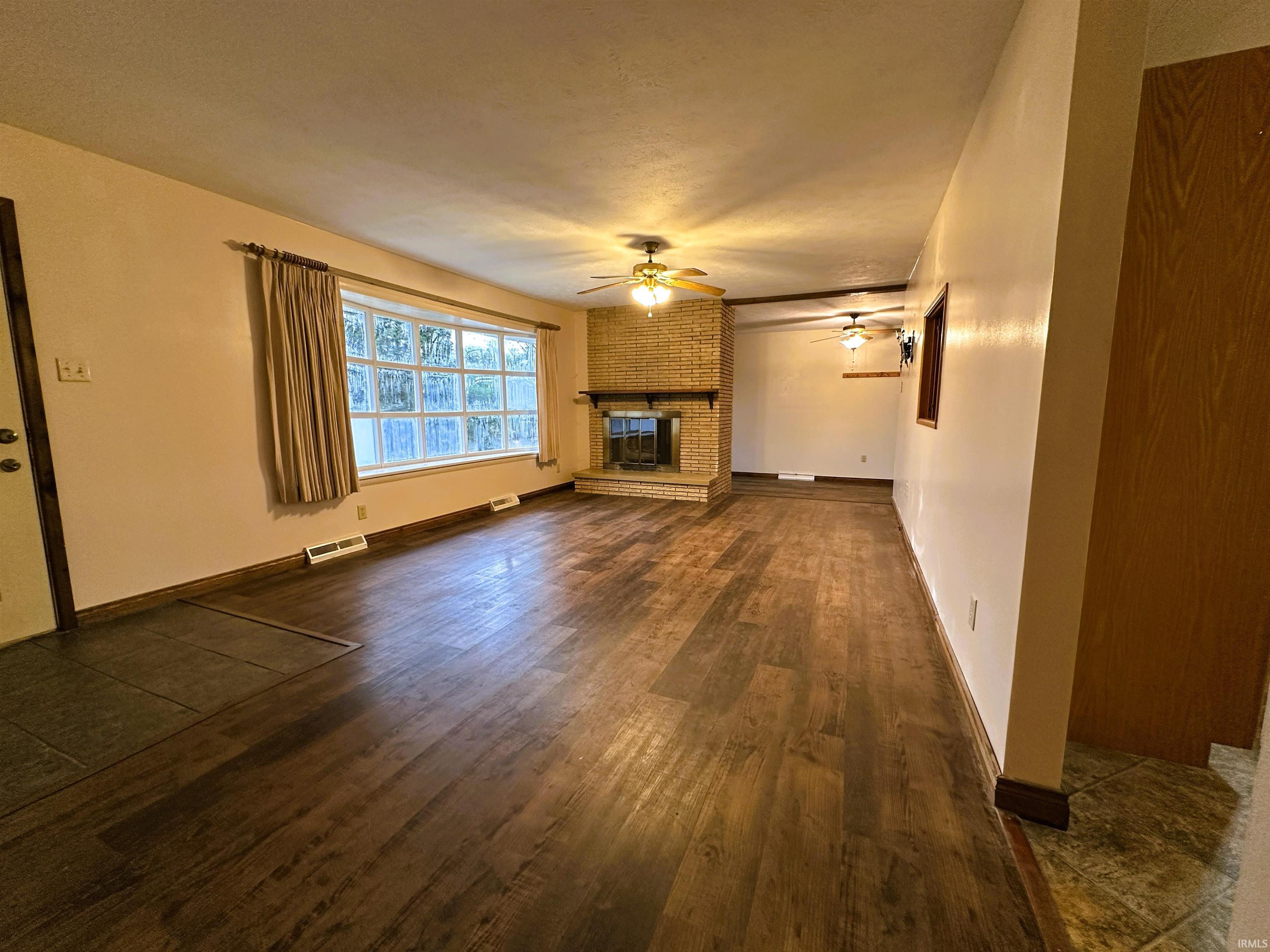 633 South Washington Street Bloomfield, IN 47424 - Photo 14 of 35