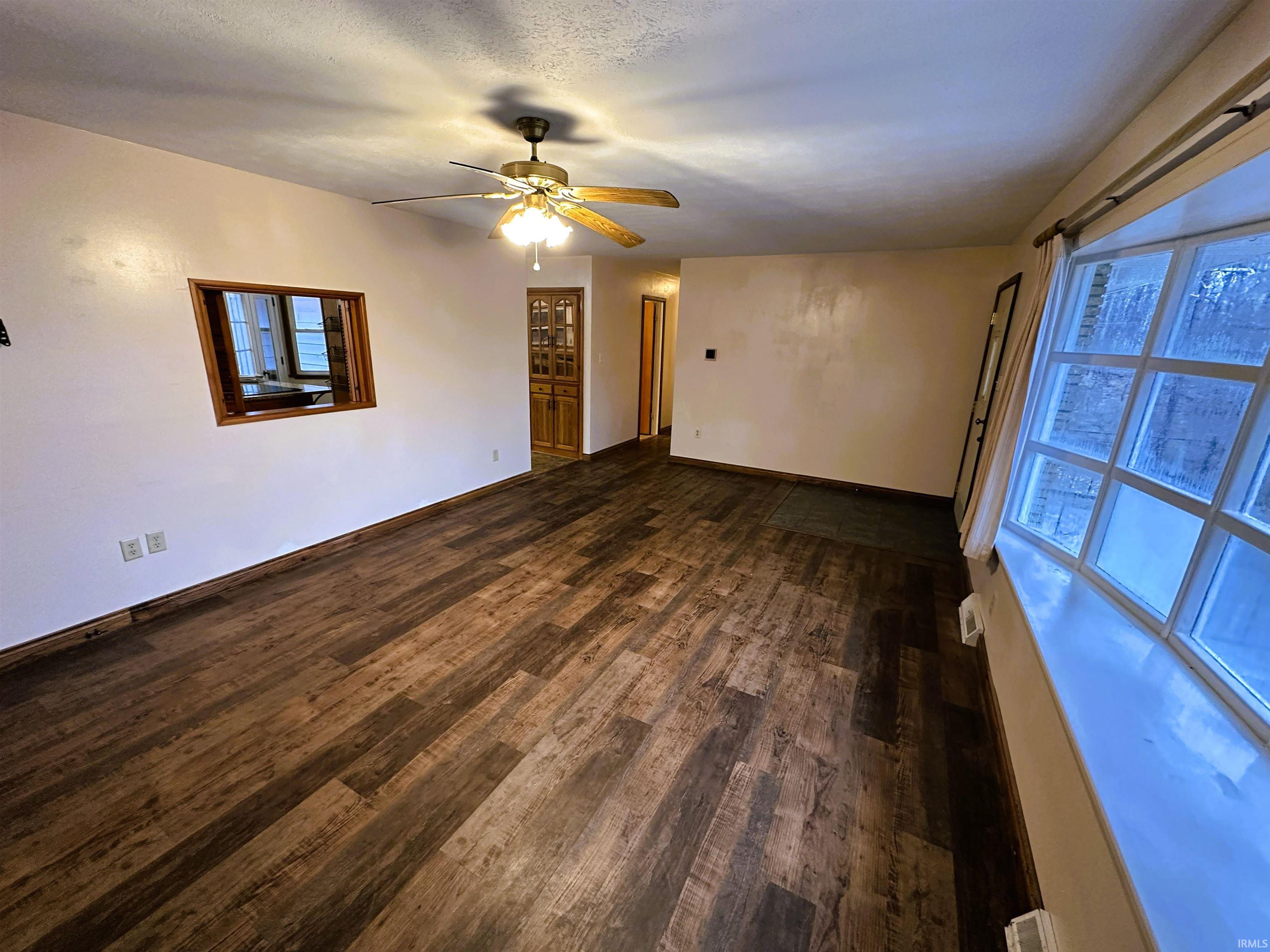 633 South Washington Street Bloomfield, IN 47424 - Photo 15 of 35