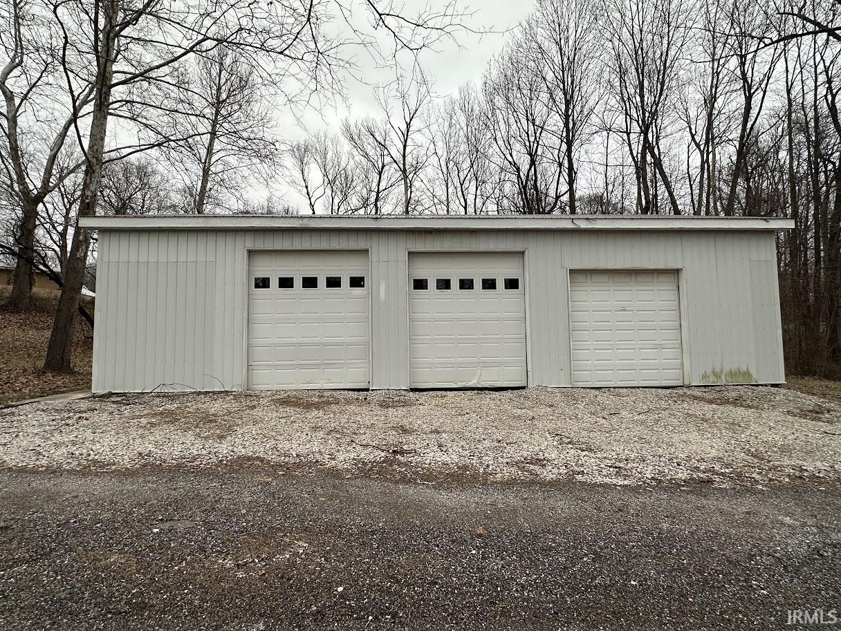 633 South Washington Street Bloomfield, IN 47424 - Photo 15 of 21