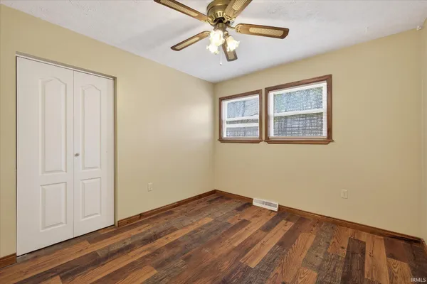 $324,999 | 633 South Washington Street, Bloomfield, IN 47424