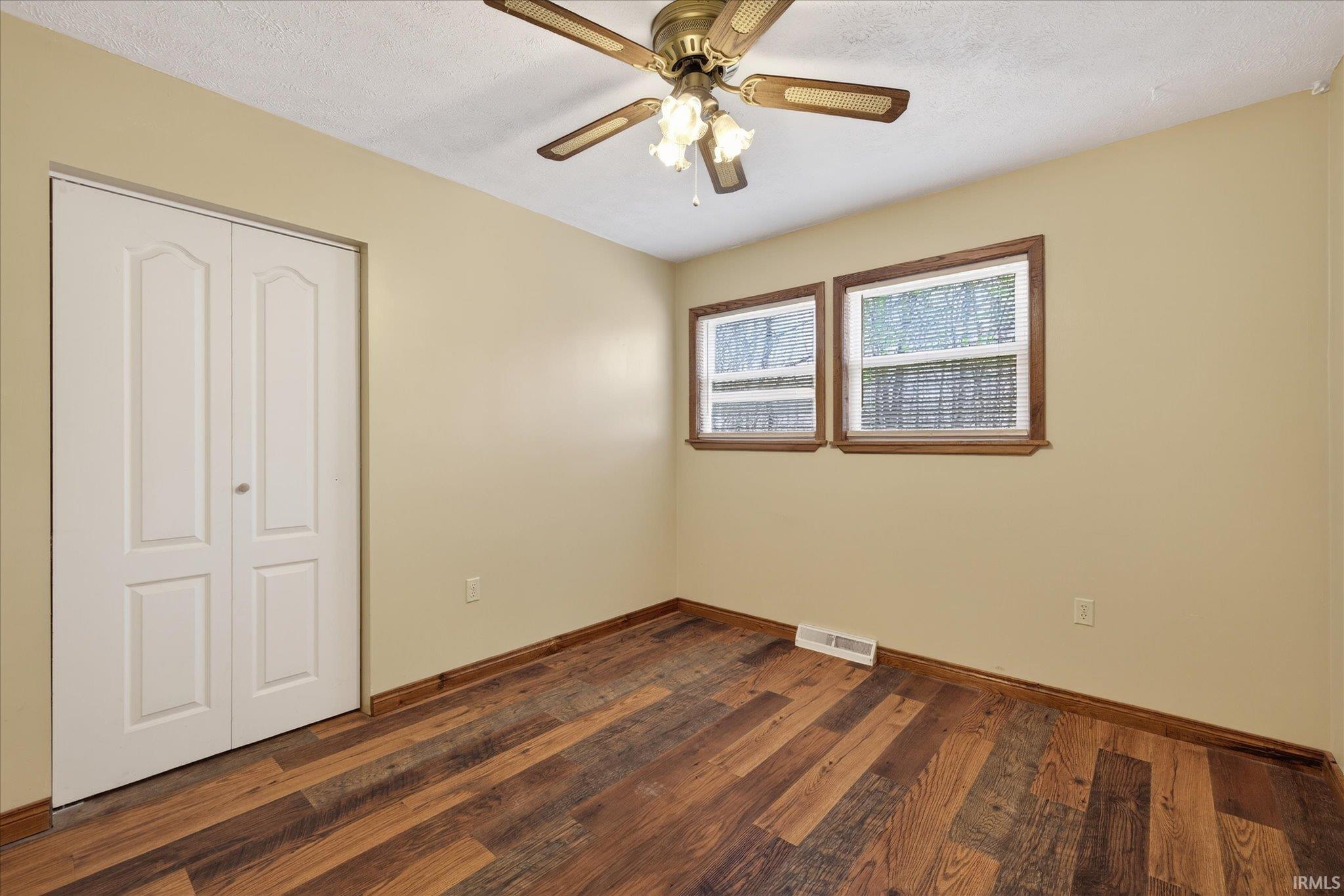 633 South Washington Street Bloomfield, IN 47424 - Photo 15 of 36
