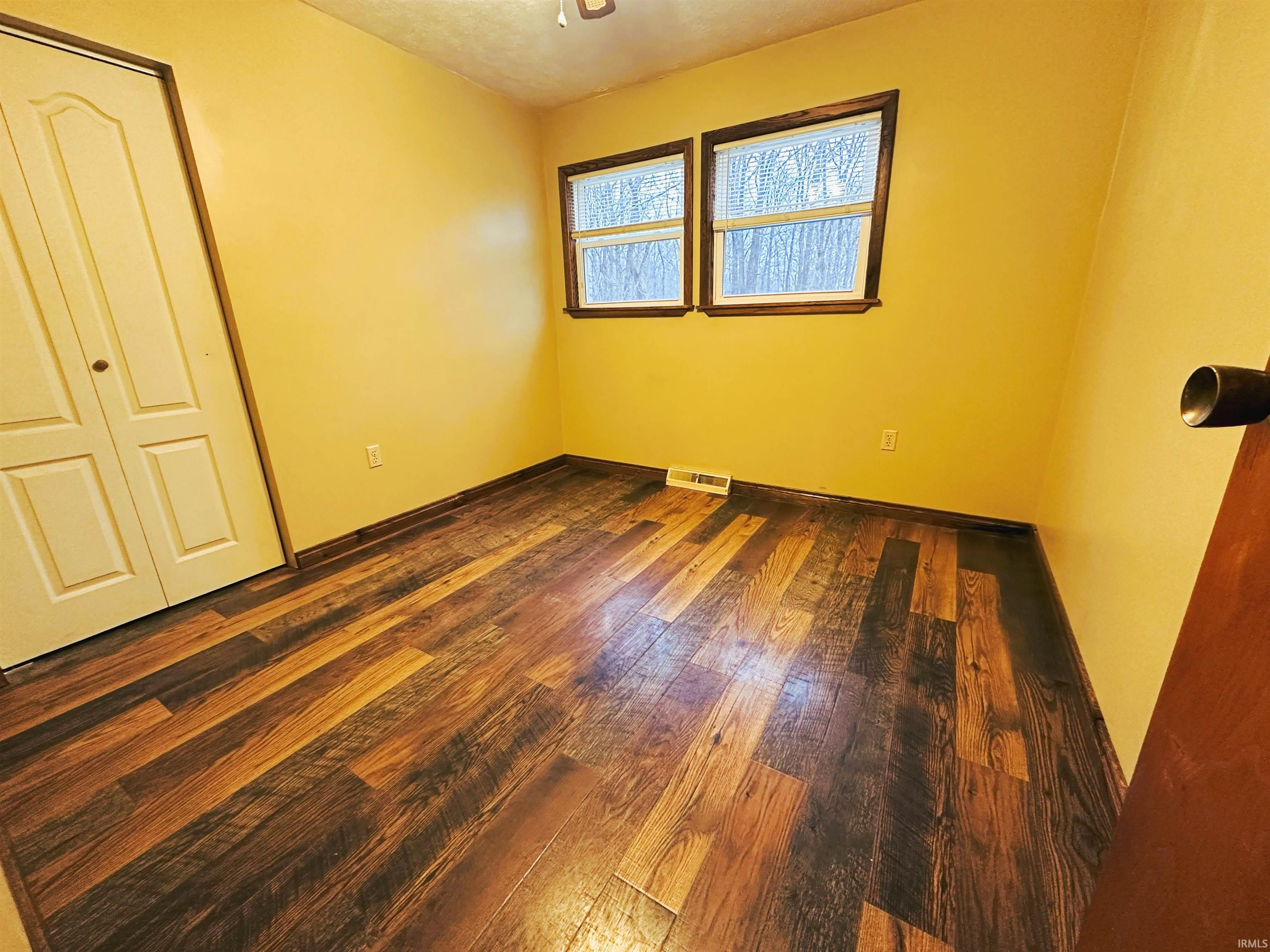 633 South Washington Street Bloomfield, IN 47424 - Photo 18 of 35