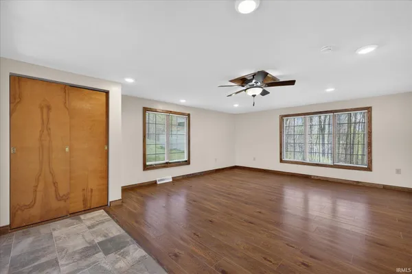 $324,999 | 633 South Washington Street, Bloomfield, IN 47424