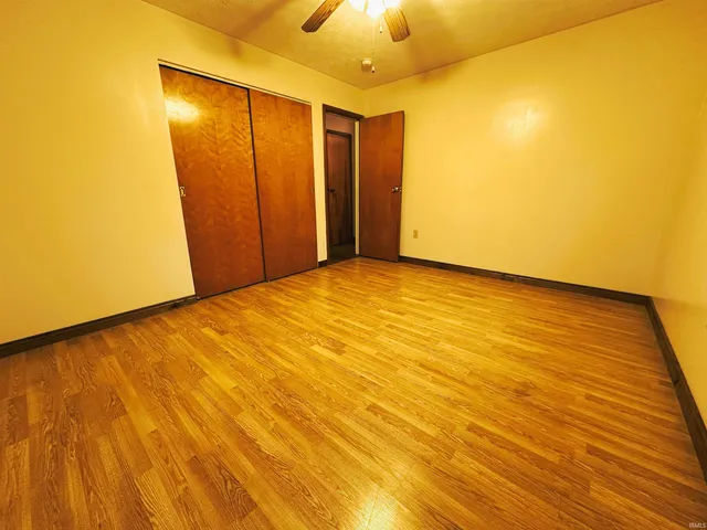 $329,900 | 633 South Washington Street, Bloomfield, IN 47424