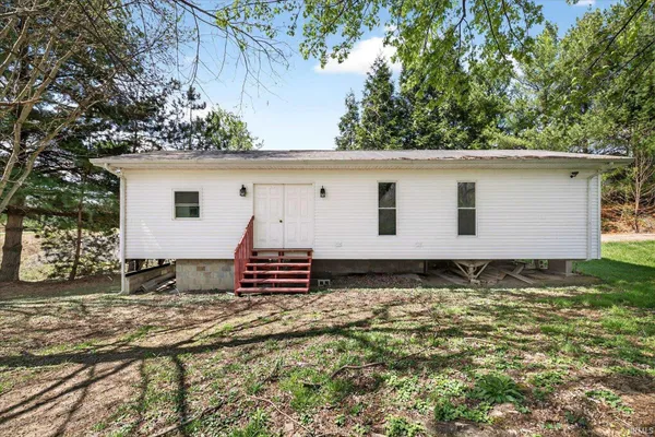 $324,999 | 633 South Washington Street, Bloomfield, IN 47424