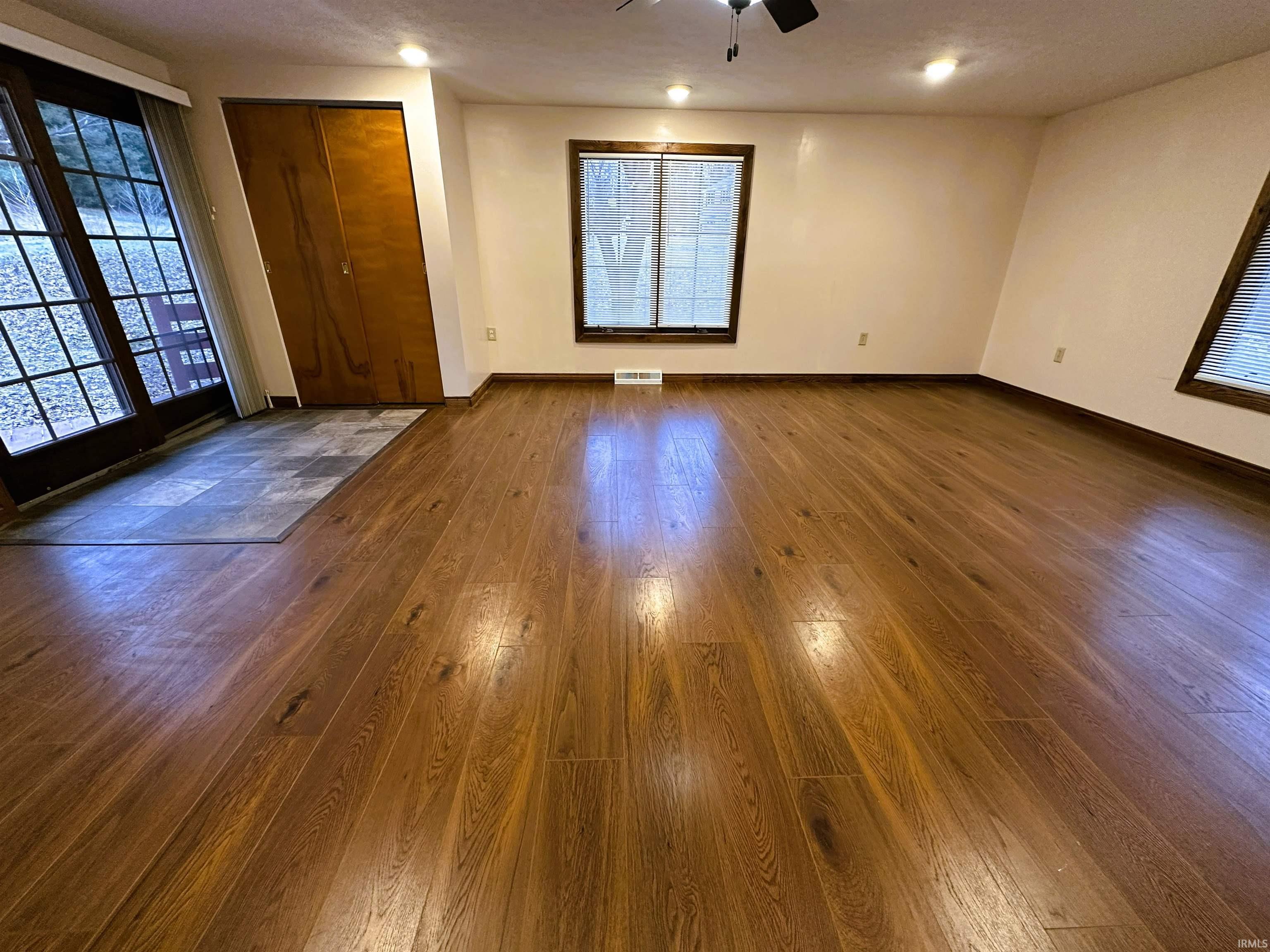 633 South Washington Street Bloomfield, IN 47424 - Photo 25 of 35