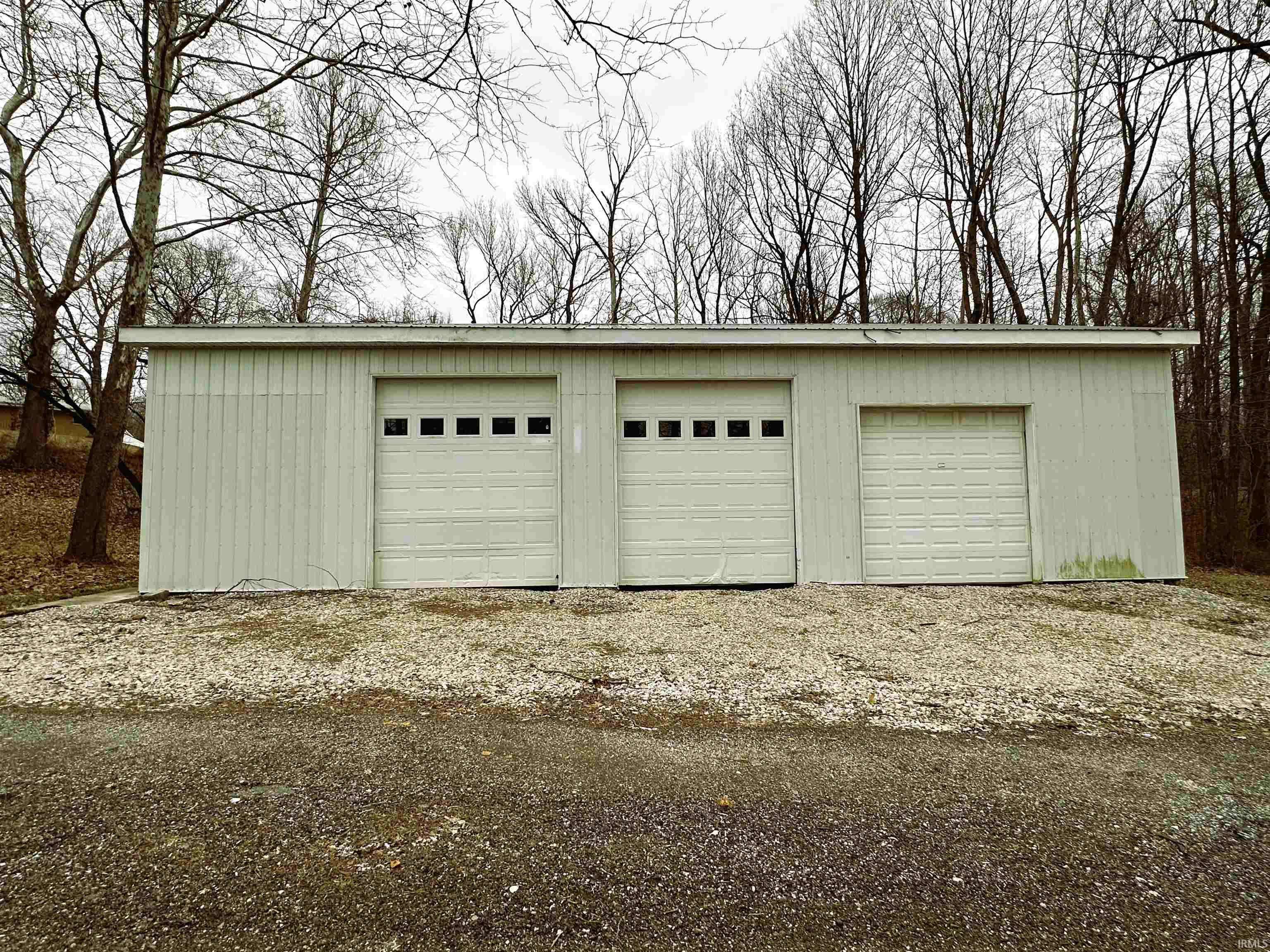 633 South Washington Street Bloomfield, IN 47424 - Photo 29 of 35