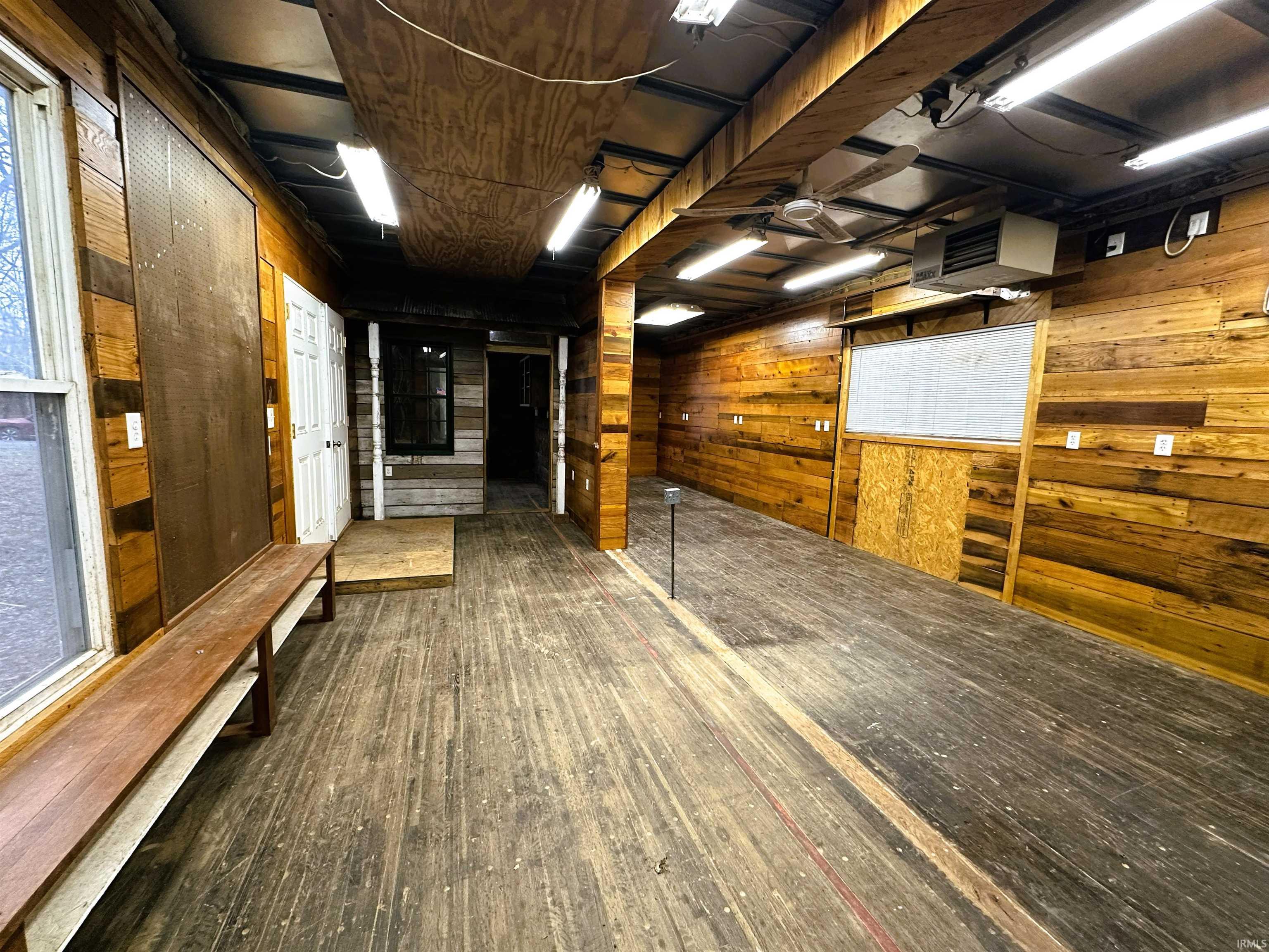 633 South Washington Street Bloomfield, IN 47424 - Photo 33 of 35