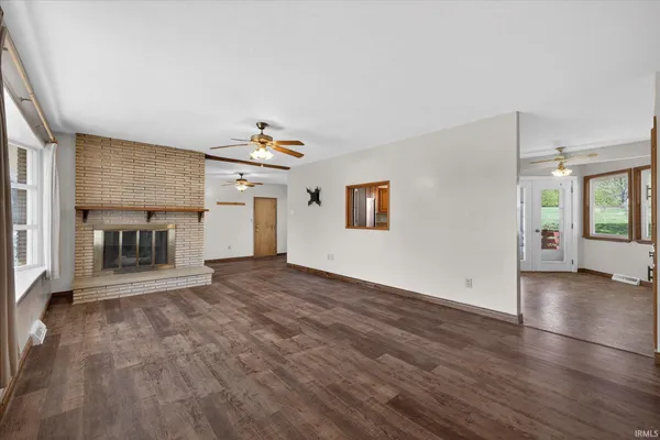 $324,999 | 633 South Washington Street, Bloomfield, IN 47424